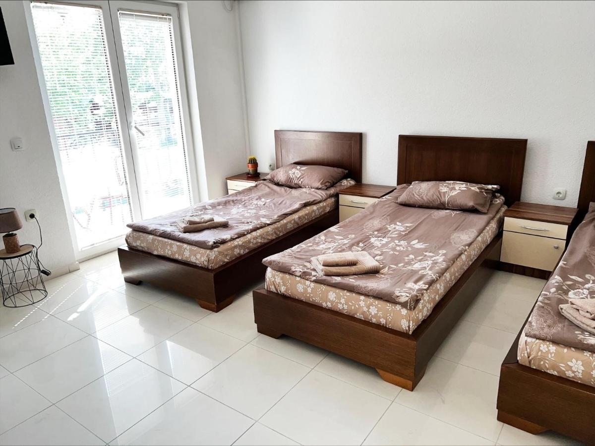 Majap Hostel Ohrid Exterior photo