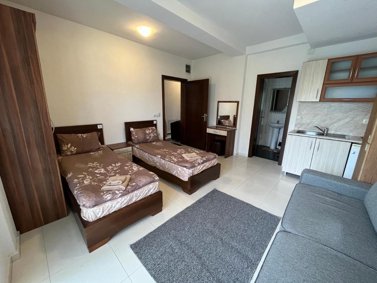 Majap Hostel Ohrid Exterior photo