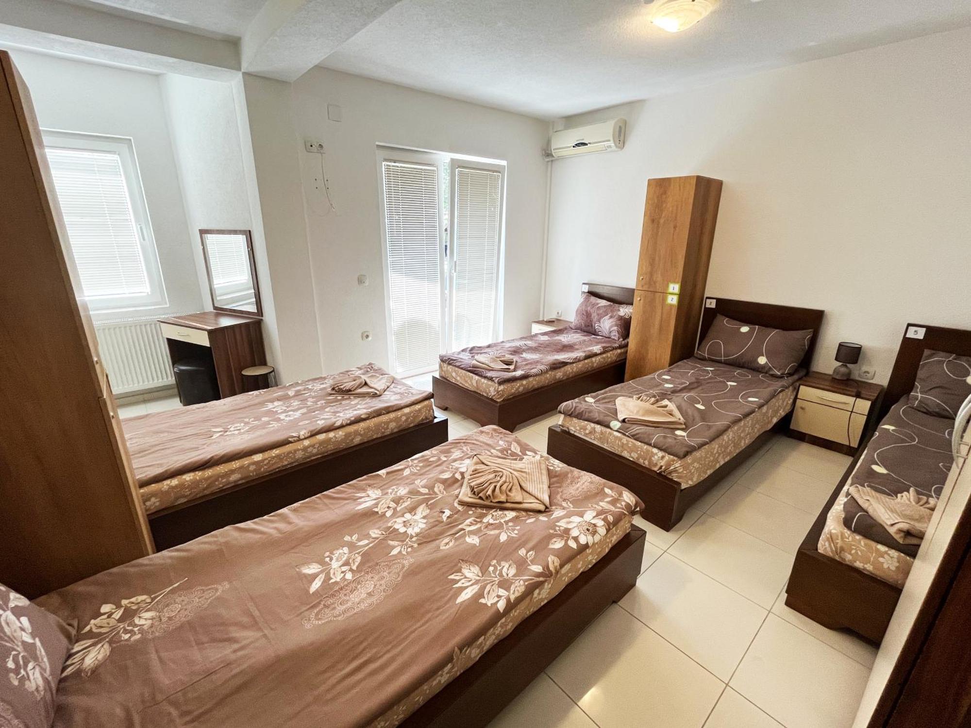 Majap Hostel Ohrid Exterior photo